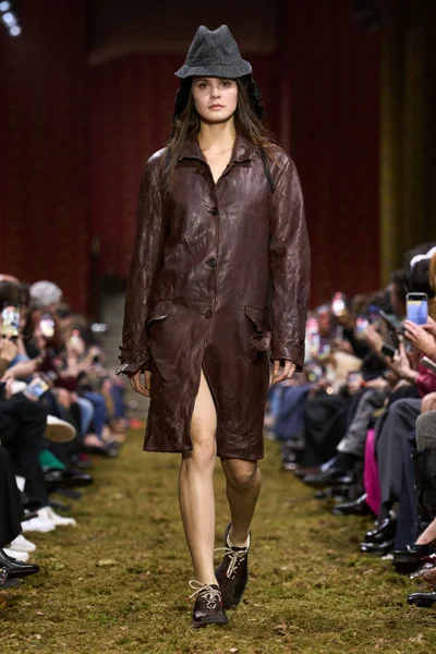 Look 30